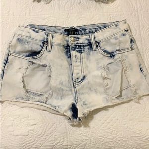 Cut off acid wash shorts